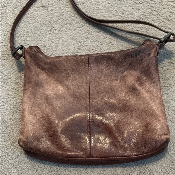 Margot Brown Leather Crossbody Bag with Vintage Charm - Picture 12 of 14